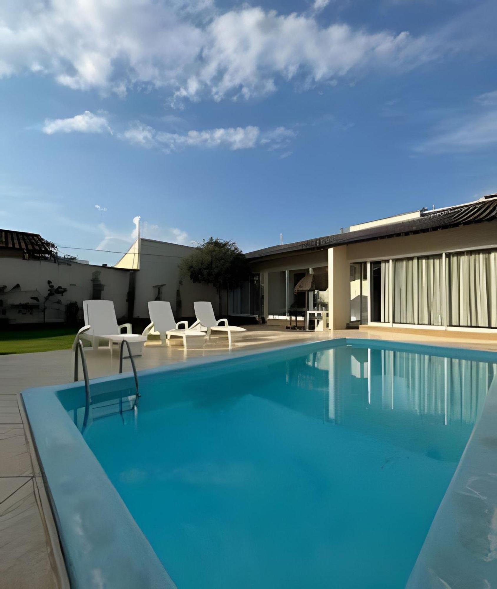 Solife Espaço Amplo com Piscina em Foz do Iguaçu Exterior foto
